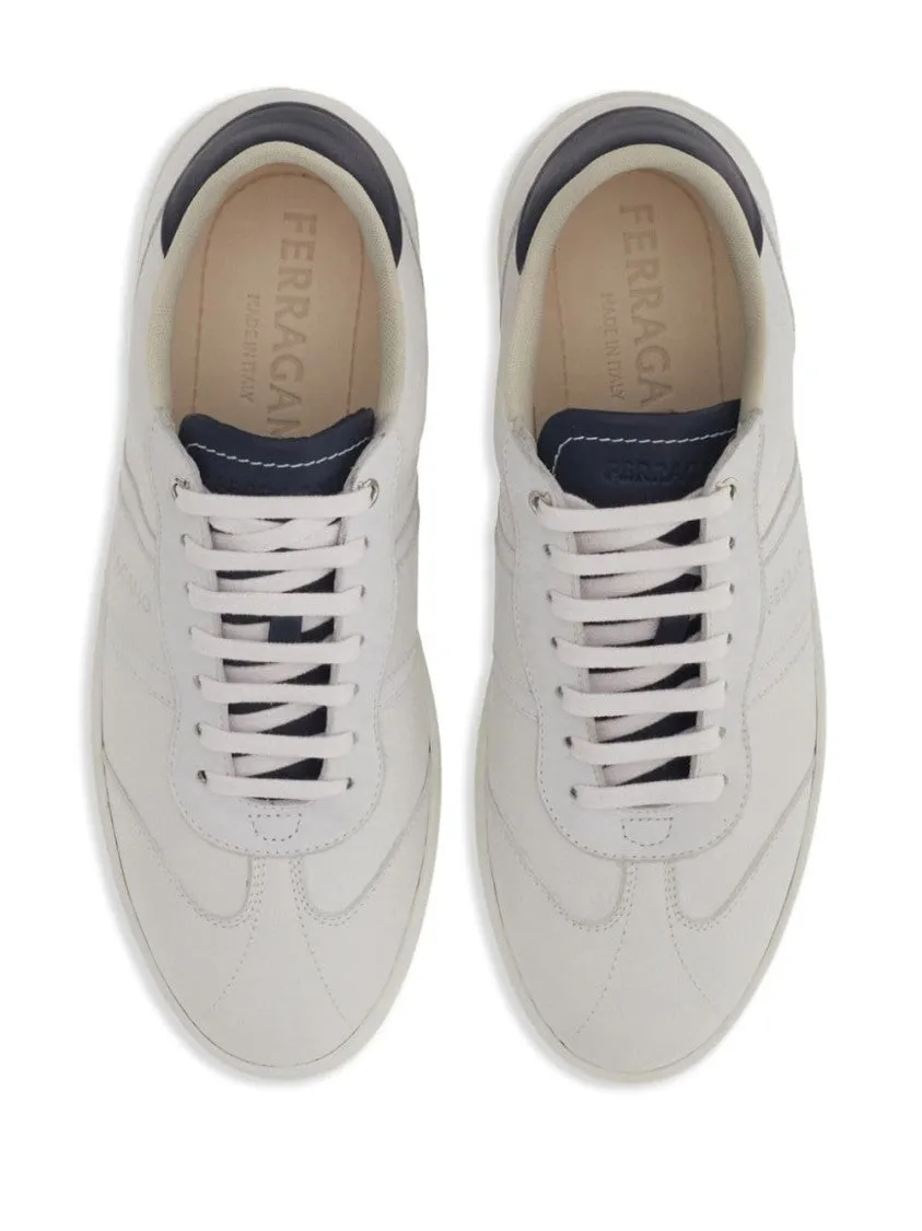 Achilles Sneakers