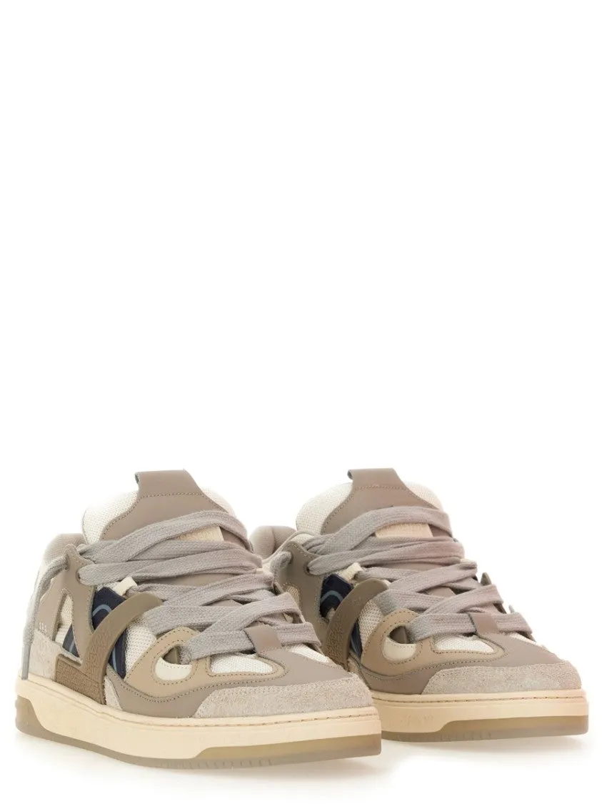 Bully" Sneaker