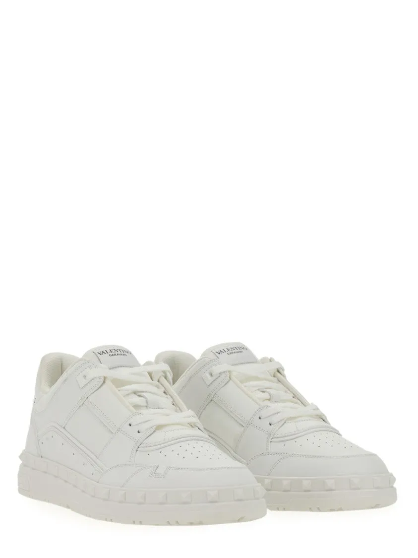 Freedots" Low Top Sneaker