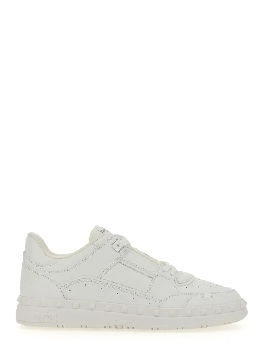 Freedots" Low Top Sneaker
