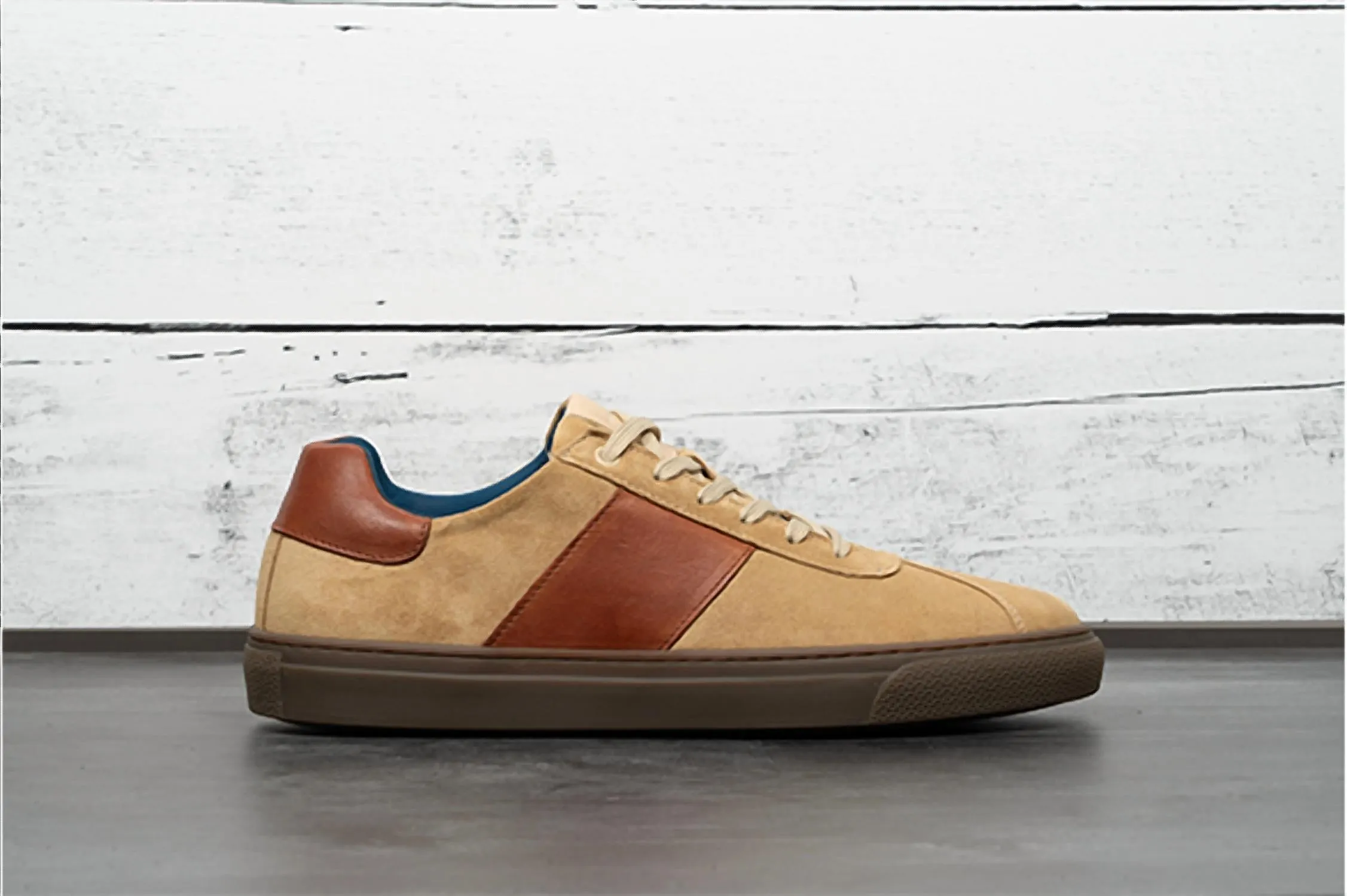 Men's The Jolt Sneaker In Tan Suede