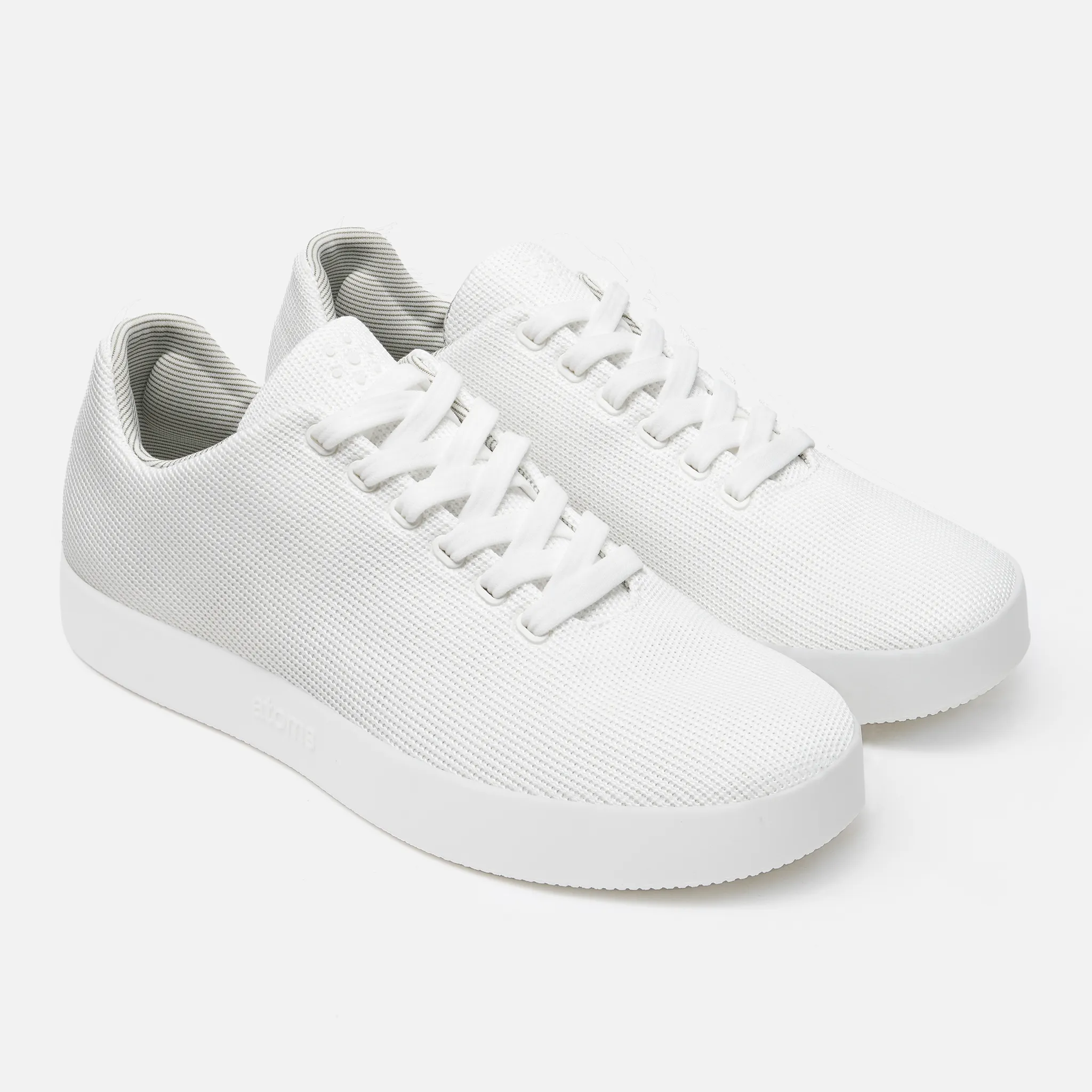 Model 001: White